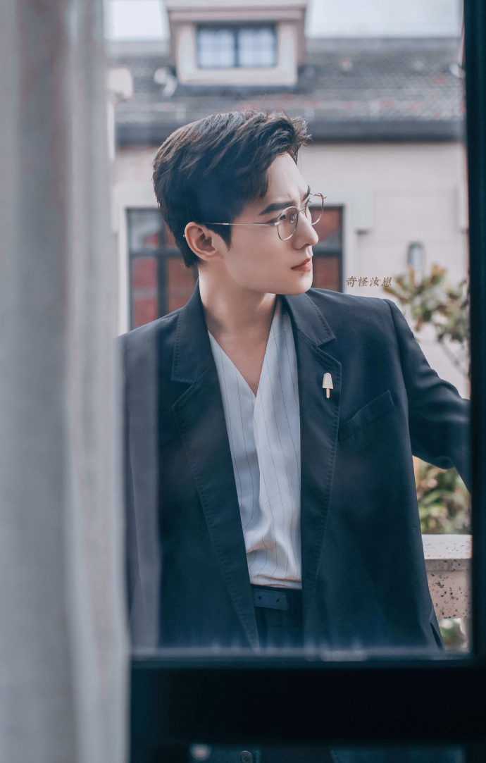 一笑倾城杨洋_杨洋误入《一笑倾城》剧组_杨洋（Yang Yang） - 知名作品包括《微微一笑很倾城》和《全职高手》。