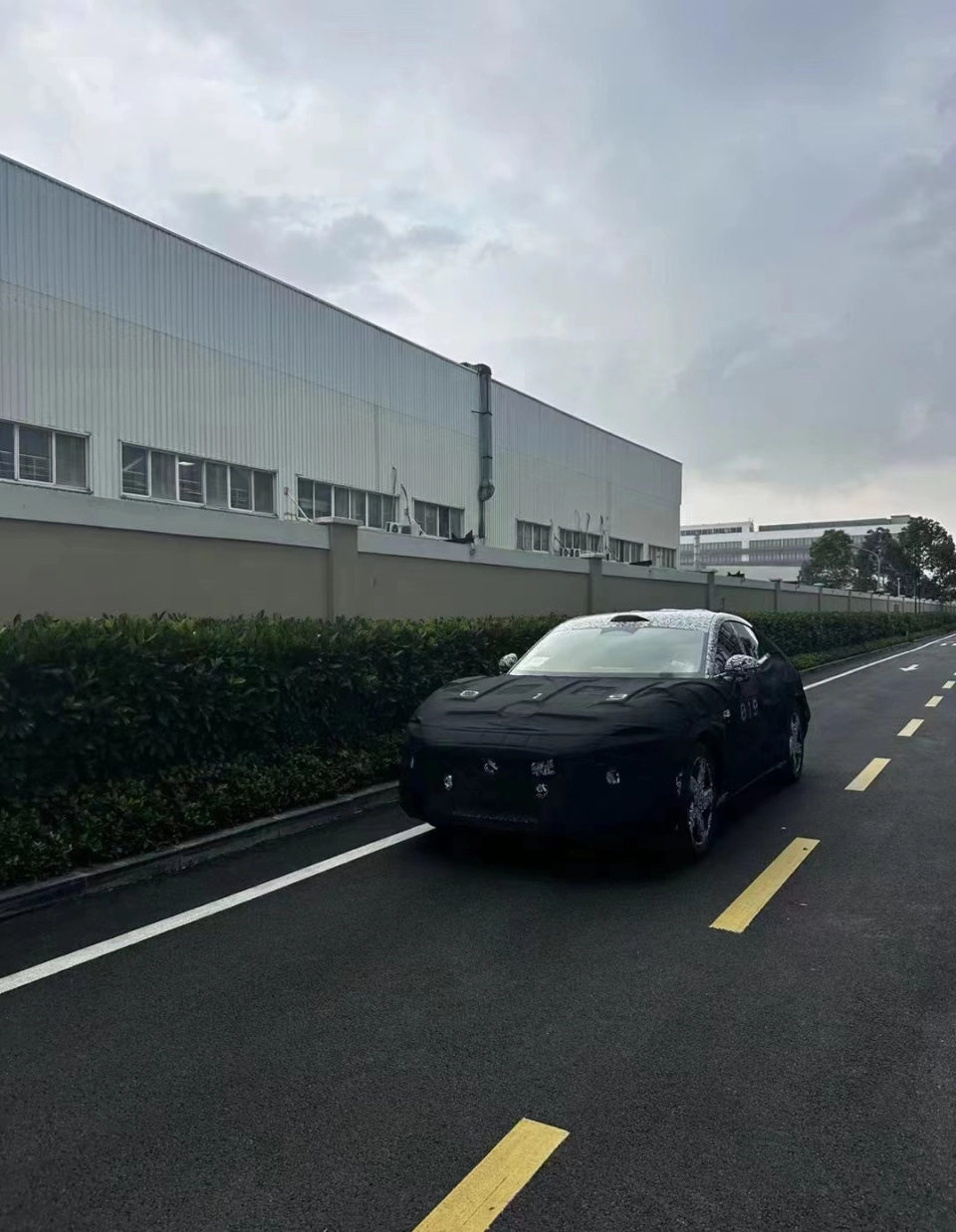 小米首款SUV MX11路测谍照曝光，预计明年第一季度上市，或将再创销量奇迹