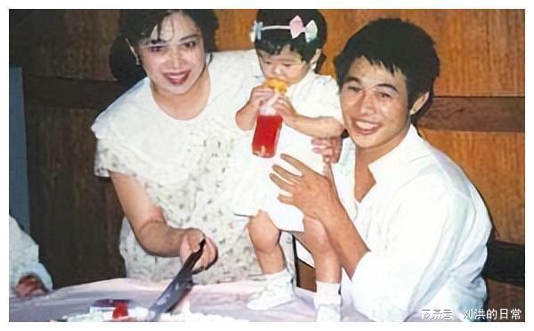 李连杰爱情观_李连杰在电影中的爱情故事_电影李连杰爱情故事中的歌曲