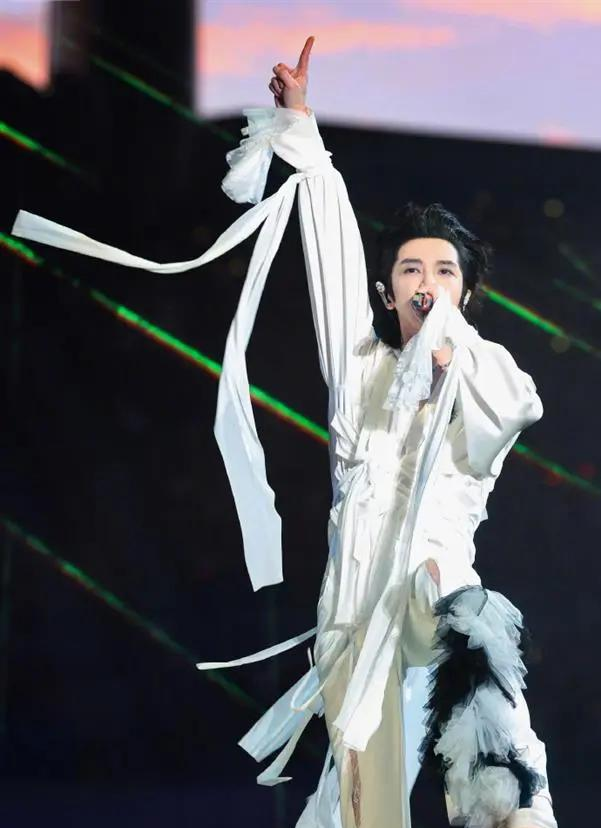 华晨宇_华晨宇和张碧晨目前关系_华晨宇个人资料