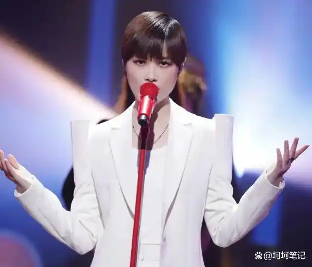 李宇春越来越像谁_李宇春腾讯微博_李宇春