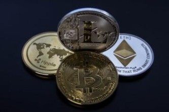 交易加密货币违法吗_加密货币交易费用_加密货币交易所是允许用户直接与其他用户买卖加密货币的平台。在交易所，您可以下订单以指定价格购买或出售特定加密货币。这些订单会与希望以相同价格购买或出售相同加密货币的其他用户进行匹配。交易所通常提供多种